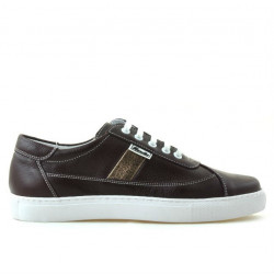 Baskets femme 657 bordeaux