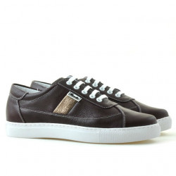 Baskets femme 657 bordeaux