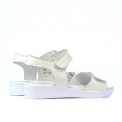 Sandales enfants 532 beige nacré