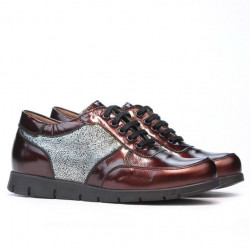 Baskets femme 682 verni bordeaux combiné