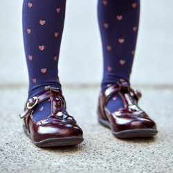 Chaussures petits enfants 63c vernis bordeaux lifestyle