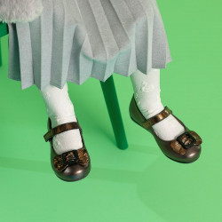Petits chaussures enfants 67c marron nacré combiné lifestyle