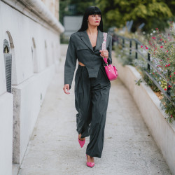 Sac à main femme à bandoulière 006g rose caviar lifestyle