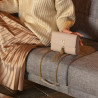 Sac femme à bandoulière 009g beige caviar lifestyle