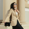 Sac à main pour femme à bandoulière 013g 01 vernis noir lifestyle