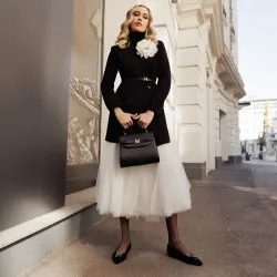 Sac à main femme bandoulière 033g 01 noir lifestyle