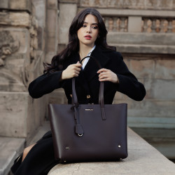 Sac à main pour femme 034g brun foncé lifestyle