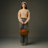 Sac à main femme 038g suède marron lifestyle