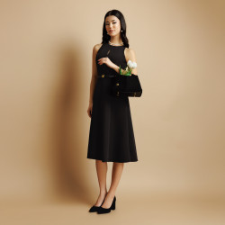 Sac à main femme 037g en daim noir lifestyle