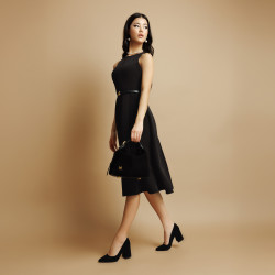 Sac à main femme 037g en daim noir lifestyle