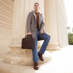 Sacoche pour ordinateur portable 306g 01 espresso lifestyle