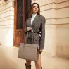 Sac à main pour femme 047g taupe caviar lifestyle