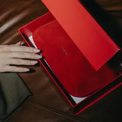 Sac à main femme 211g daim rouge lifestyle