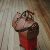 Sac de voyage 305g 01 biz cognac lifestyle